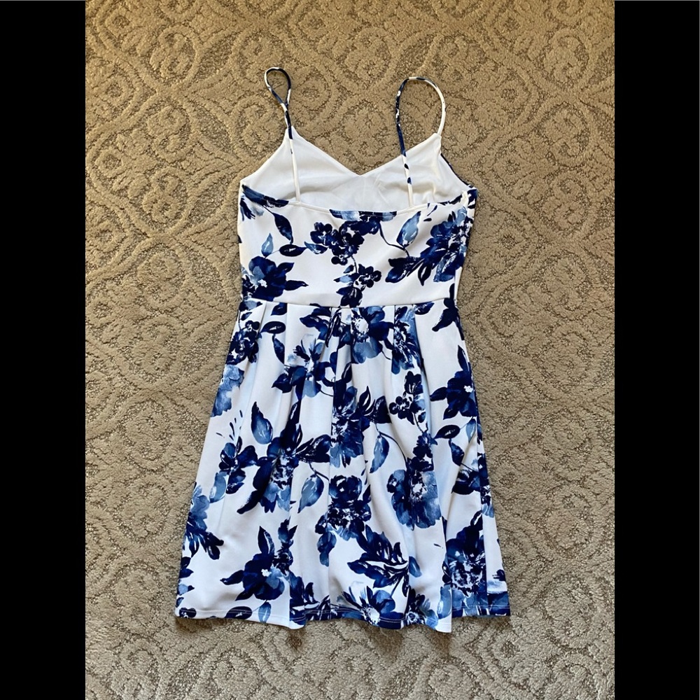 Monteau Mini Dress White/Blue Floral size Medium - Picture 6 of 7